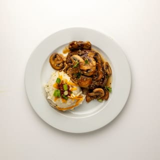 Sirloin Steak with Roasted Garlic & Mushroom au jus