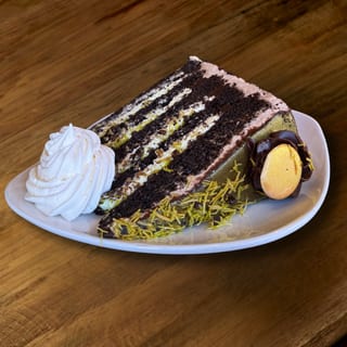 Dubai Chocolate Cake